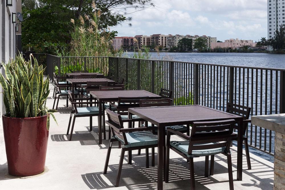 Homewood Suites Miami Airport/Blue Lagoon Exterior photo
