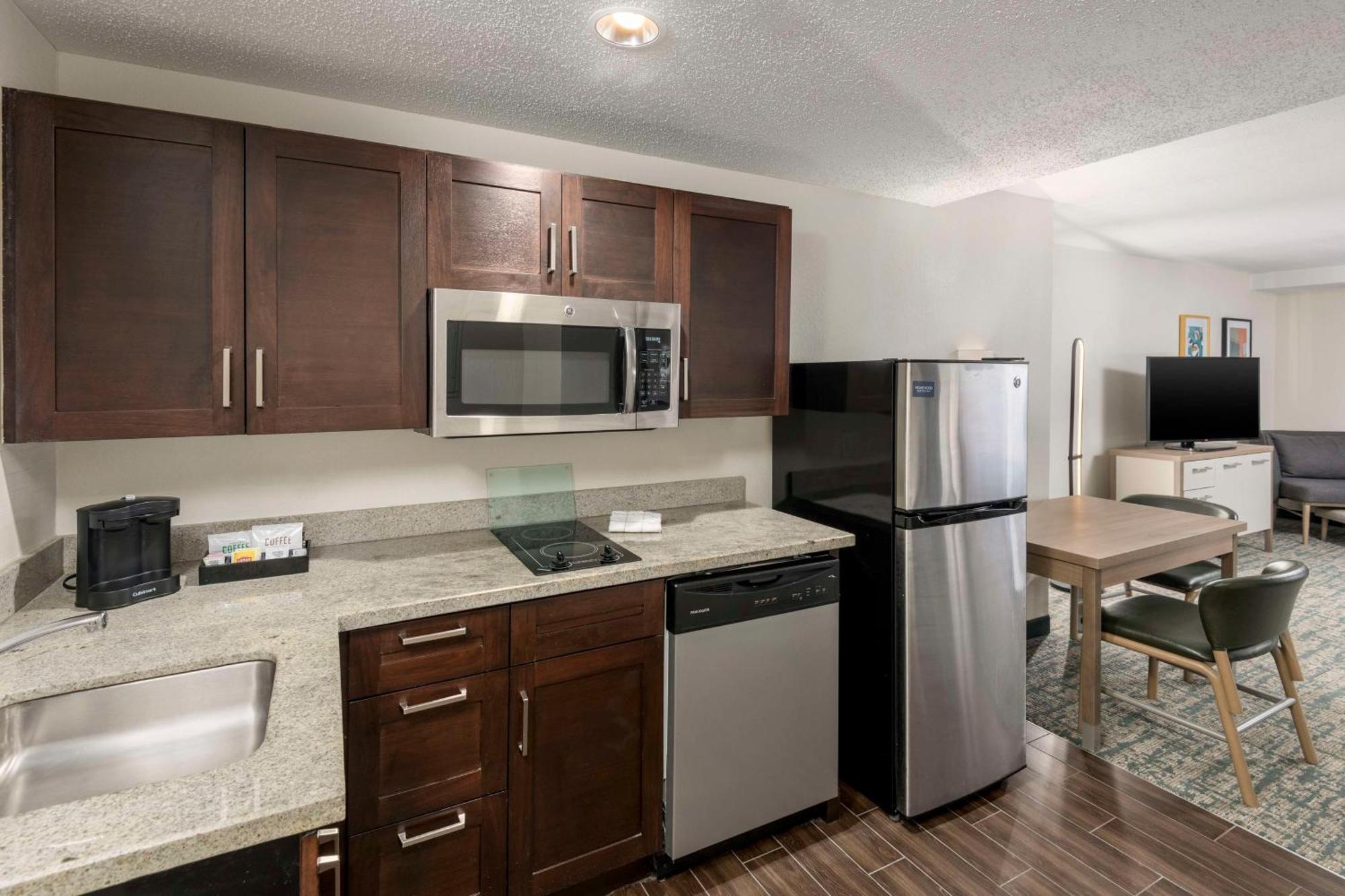 Homewood Suites Miami Airport/Blue Lagoon Exterior photo
